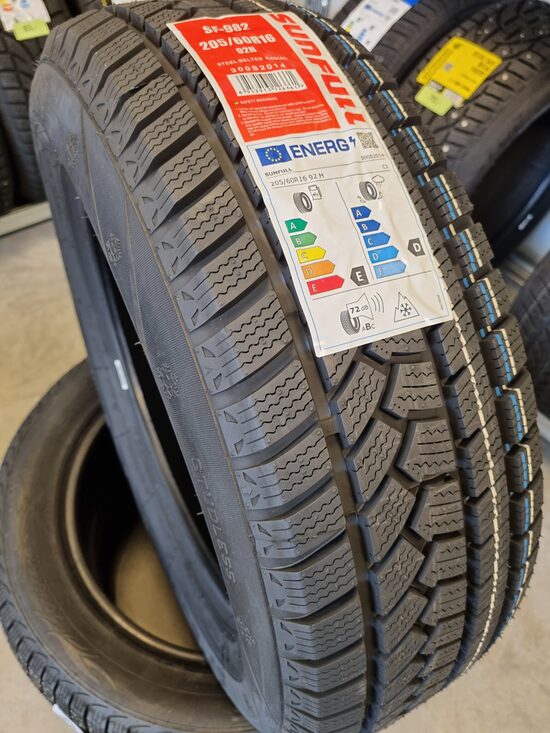 205/60R16 Sunfull F982